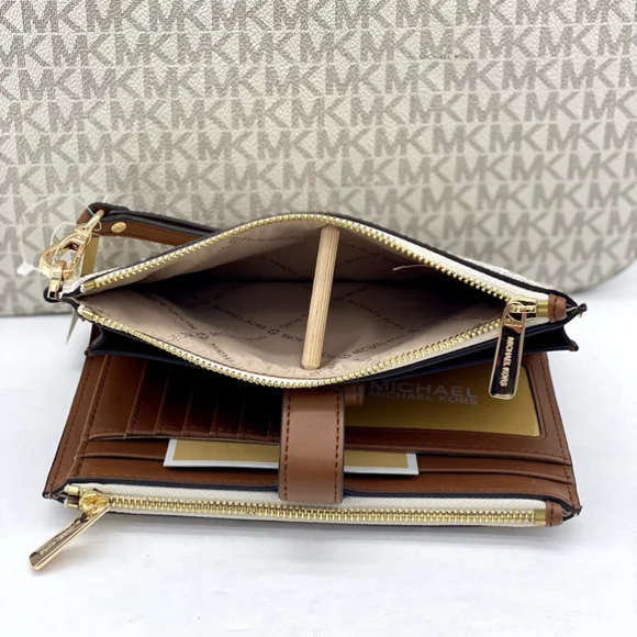 Michael Kors Large X Chain
Shoulder Tote Bag & Double Wallet
Vanilla/Brown - Picture 8 of 16